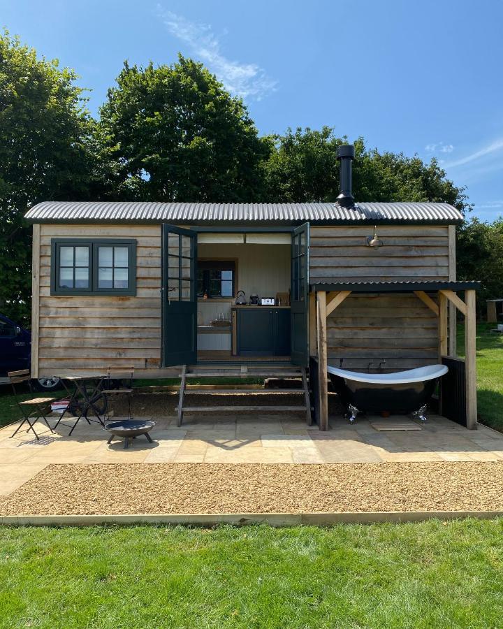 The Rabbit Warren Shepherd Hut Ketton ภายนอก รูปภาพ