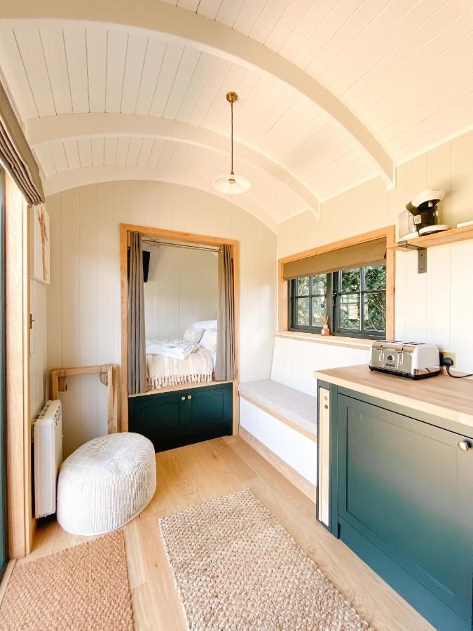 The Rabbit Warren Shepherd Hut Ketton ภายนอก รูปภาพ
