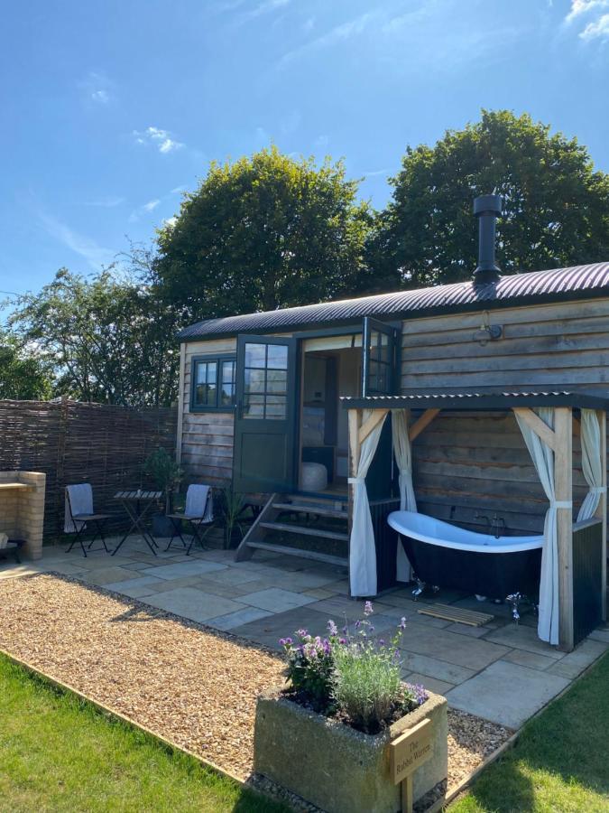 The Rabbit Warren Shepherd Hut Ketton ภายนอก รูปภาพ